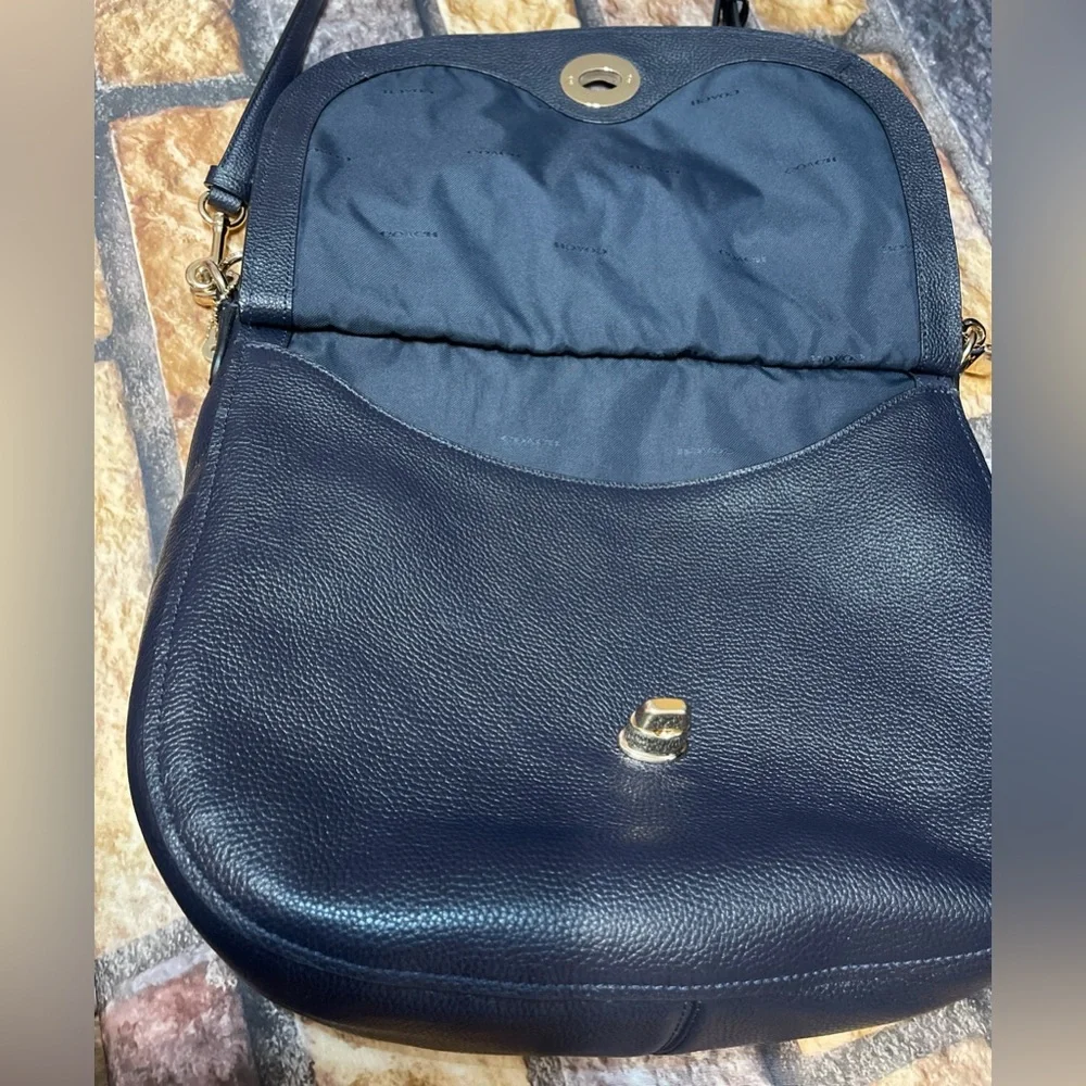 Coach Turnlock Hobo Crossbody Bag Pebbled Leather Navy Luxury Office Authentic